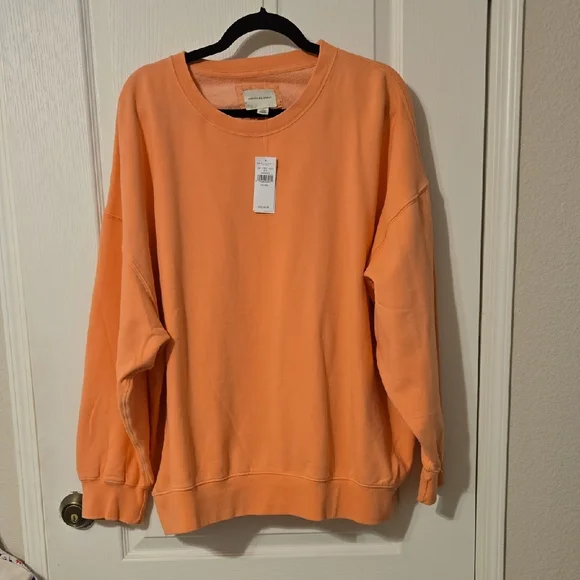 NWT American Eagle Outfitters Vibrant Peach Sweatshirt - Picture 2 of 4
